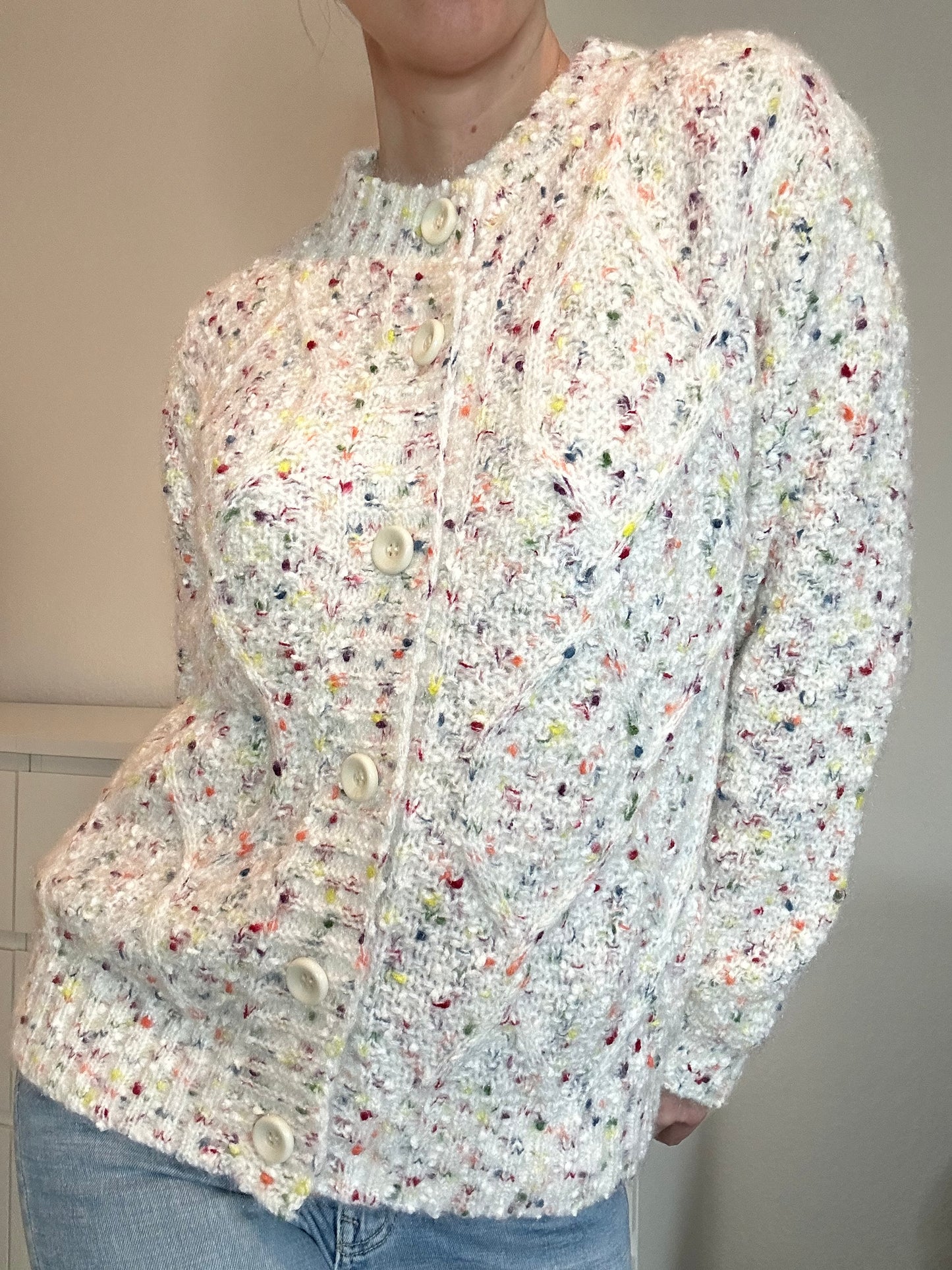 STRICKJACKE DOTS