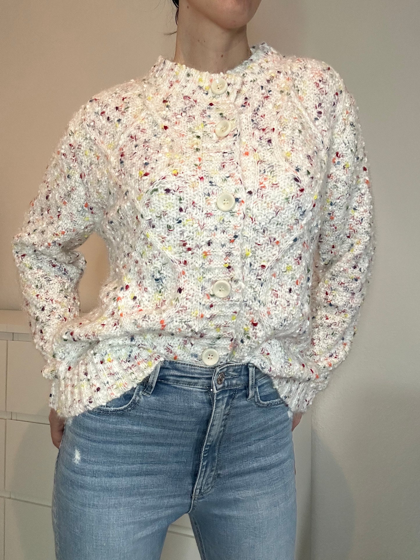STRICKJACKE DOTS