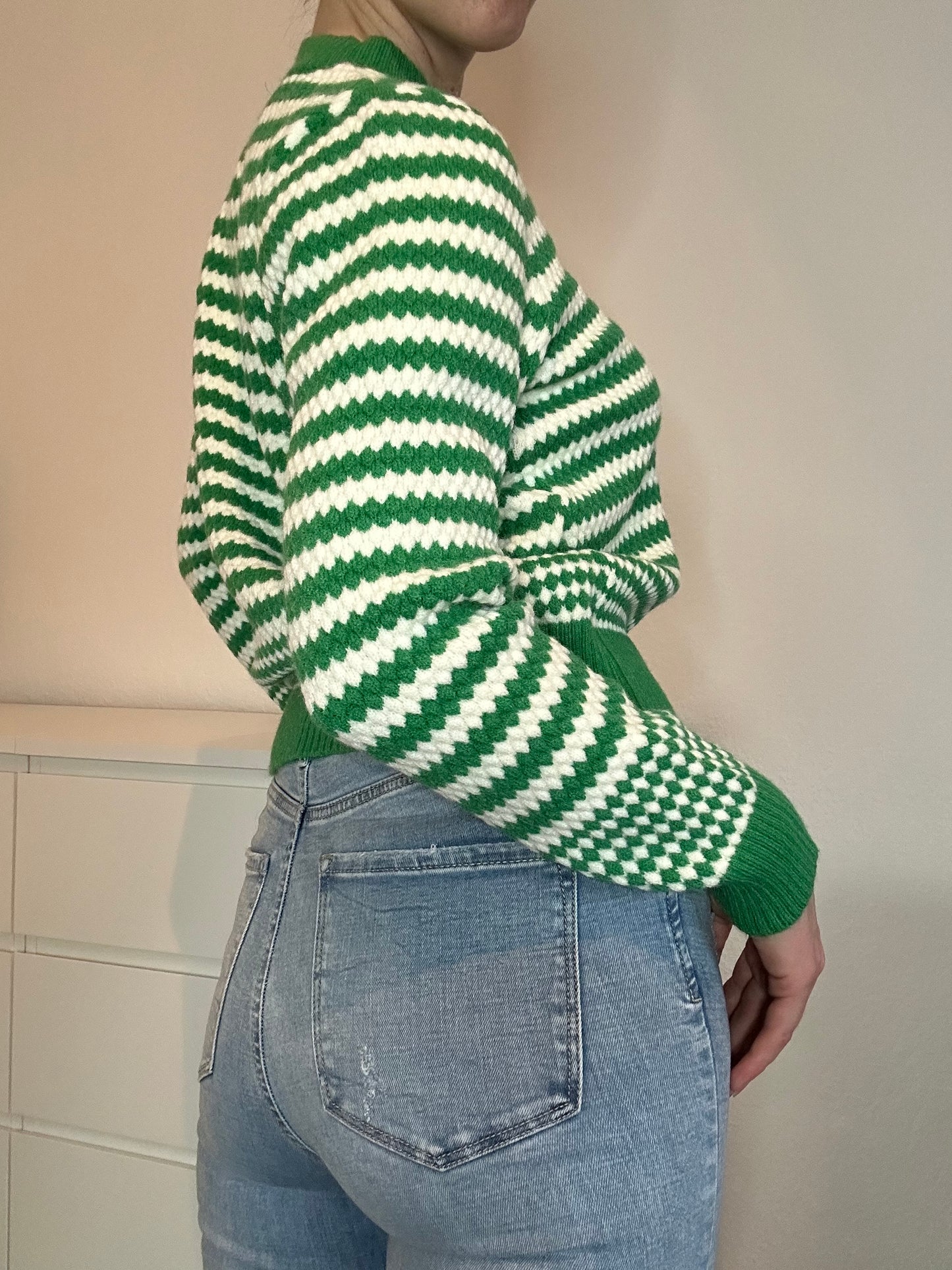 STRICKJACKE JOLINA GRÜN GESTREIFT