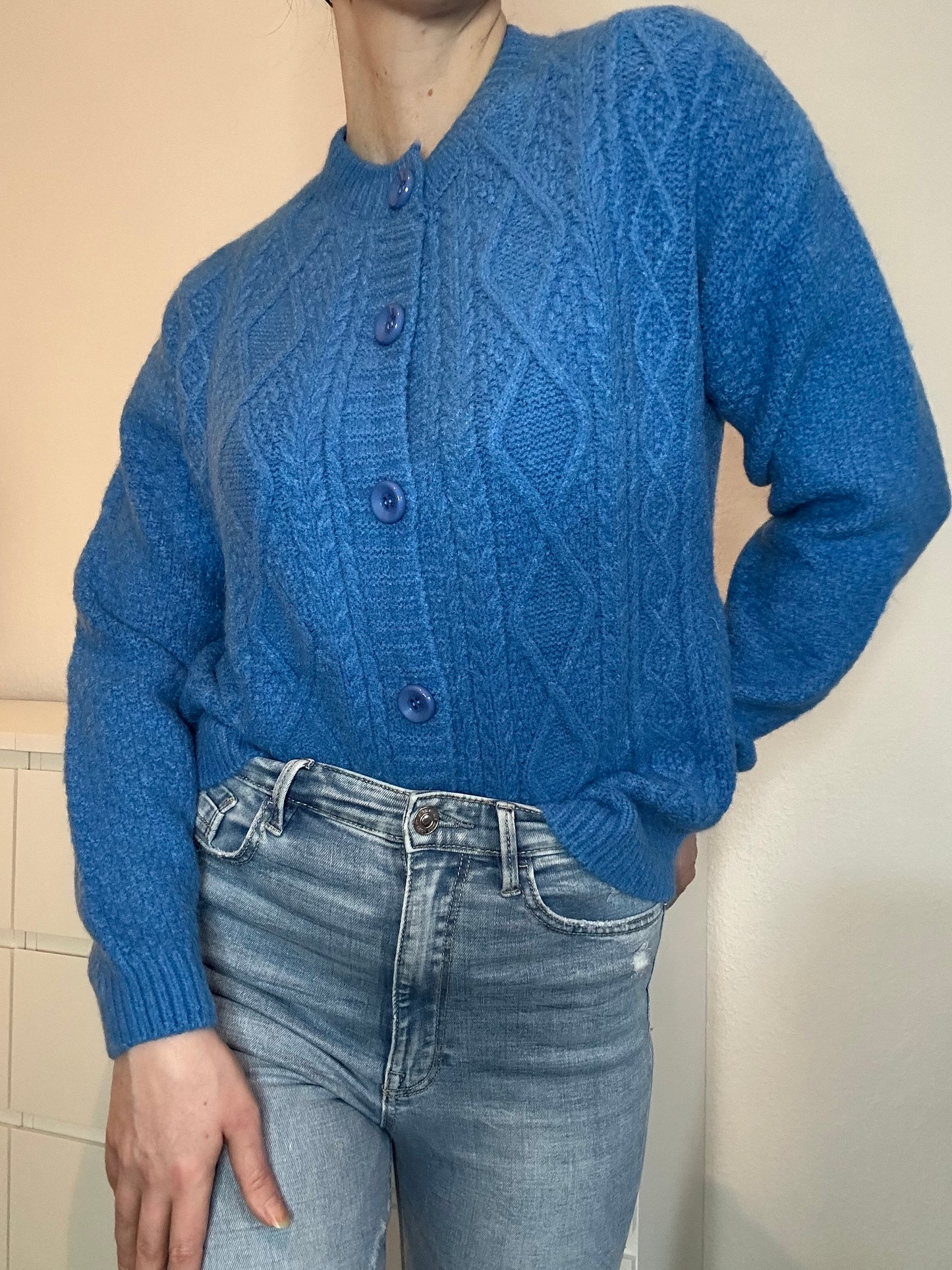 STRICKJACKE MARY BLAU